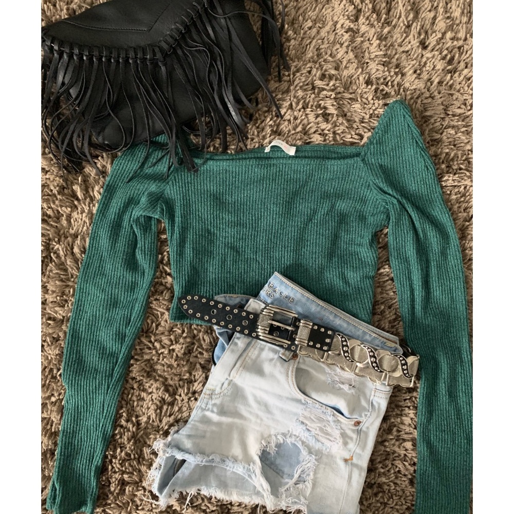 Off-shoulder Long Sleeve